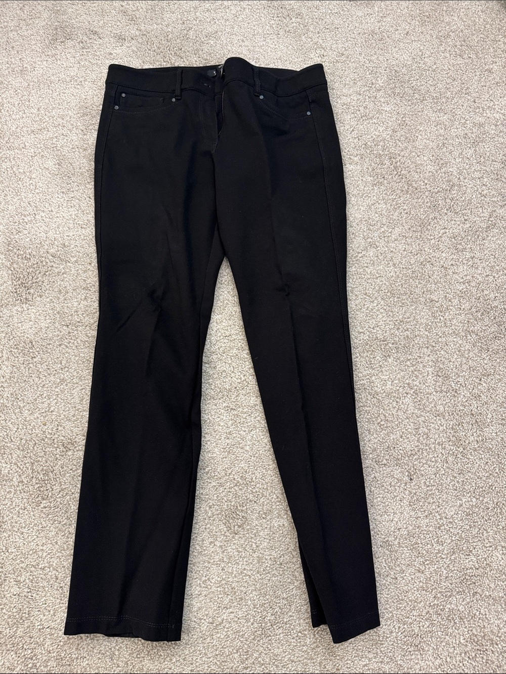 White House Black Market Slim Leg Pants in Black